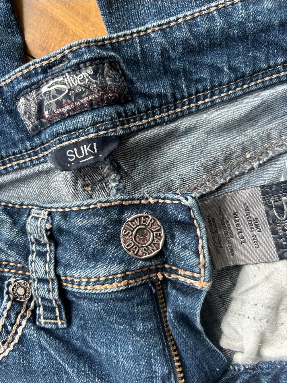 Silver Jeans Women's Faded Blue Bootcut Jeans - Picture 2 of 5